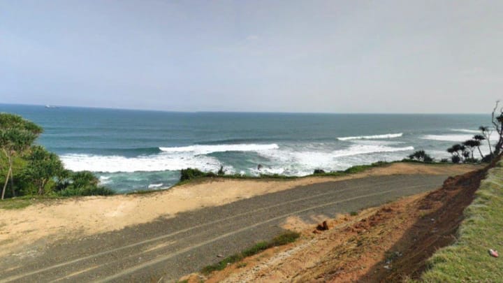 Pantai Eksotis Mirip Tanah Lot Bali di Tasikmalaya, Tiketnya Murah Banget!