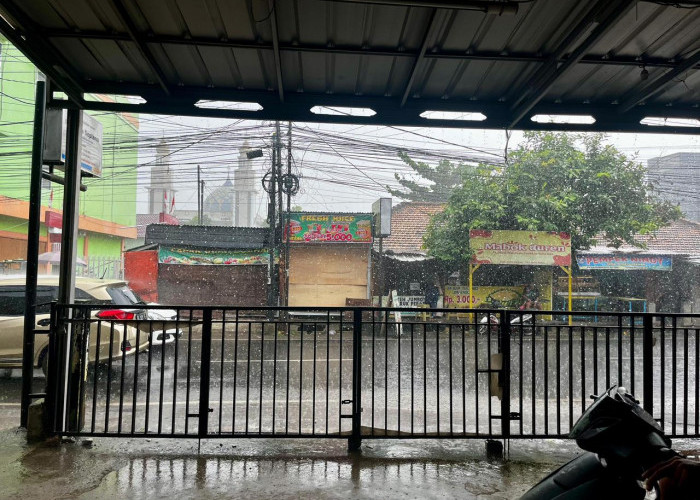 BMKG Ingatkan Warga Palembang Siaga Genangan /// Awal Maret Diprediksi Puncak Hujan