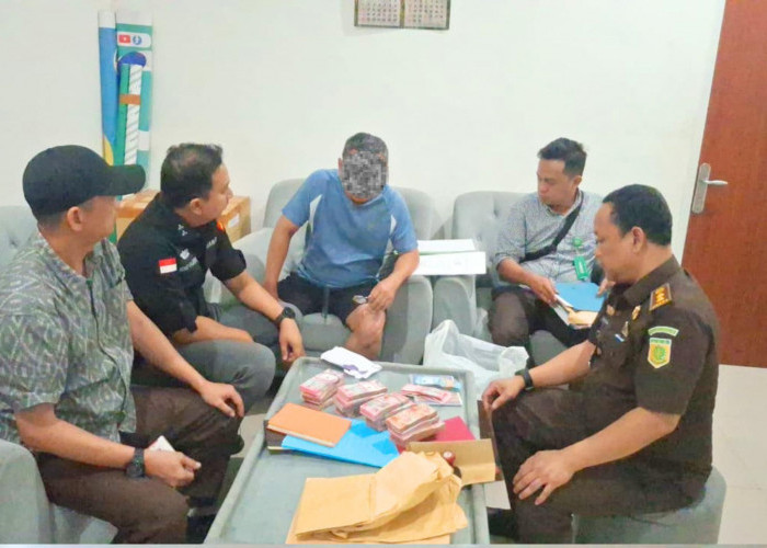 Kejati Sumsel Geledah Dua Lokasi, Sita Uang Ratusan Juta hingga Harley Davidson