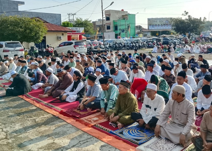 Warga Muhammadiyah Empat Lawang Shalat Idul Fitri 1447 H dengan Khidmat di lapangan Polsek Tebing Tinggi