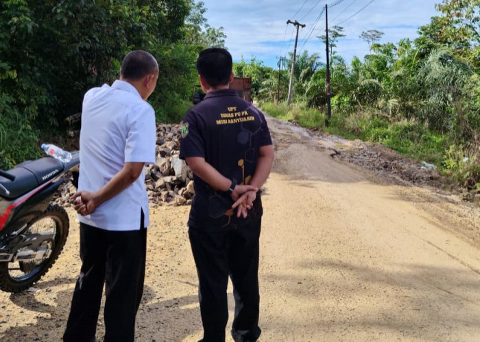 Pemkab Muba Tanggap Darurat Pulihkan Jalan Sungai Keruh
