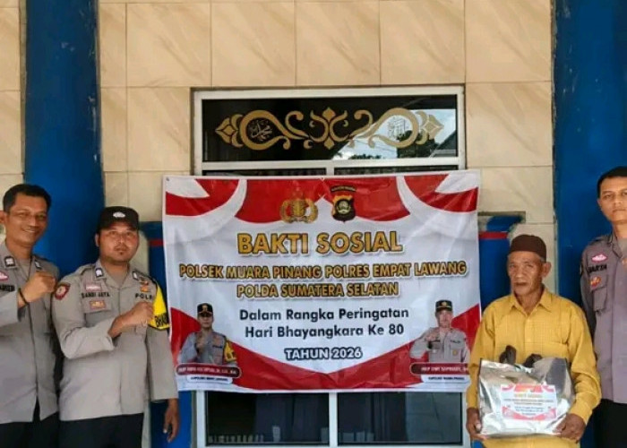 Polsek Muara Pinang Beri Bansos untuk Marbot Masjid  