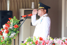 Bupati Toha Pimpin Upacara HUT ke-80 RI