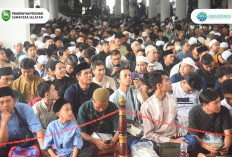 Ribuan Jamaah Padati Kajian Ustadz Adi Hidayat