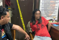Syahril Nekat Panjat Tower Hindari Amukan Warga