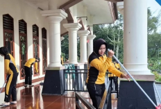 Sambut Ramadhan, Polres Pagaralam Bersihkan Masjid