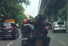 Viral Video Pengandara R2 Bonceng Lima di Jalan Sudirman