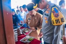 Pj Bupati Empat Lawang Tinjau Program MBG di Sekolah