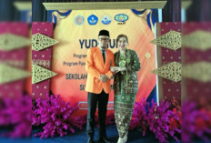 Raih Gelar S1 dan S2 Hukum