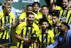 Al-Ittihad Angkat Dua Trofi Sekaligus