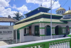 Wisata Religi di Maumere: Masjid Kayu Tua yang Penuh Makna Damai