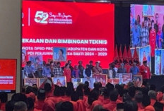 Megawati Soekarnoputri Bercanda soal Turun Pangkat Jadi MC di Acara Bimtek PDIP