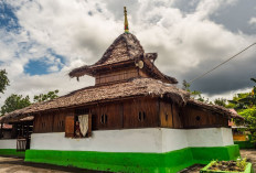 Menelusuri Jejak Islam Tertua di Maluku: Wisata Religi ke Masjid Wapauwe Tahun 2025