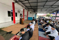 Penjabat Bupati Empat Lawang Fauzan Khoiri Denin Memimpin Shalat Idul Fitri di Polsek Tebing Tinggi