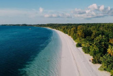 Pantai Ngurbloat: Surga Pasir Sehalus Tepung yang Tersembunyi di Maluku Tenggara