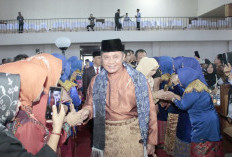 Gubernur Janji Perbaiki Jalan Rusak Parah di Empat Lawang