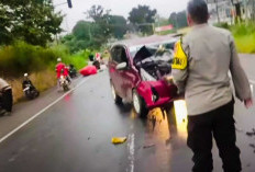 Toyota Calya Seruduk Honda Revo di Jalinsum, Satu Tewas Seketika
