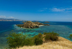 Pantai Mberenang: Destinasi Wisata Bahari Baru di Manggarai Barat