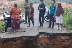 Jalan Desa Toman Putus Total