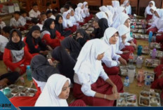 VIRAL! Guru ‘Prank’ MBG Terakhir, Tangis Siswa Pecah—Fakta Haru di Balik Makan Gratis Bikin Hati Tersentuh