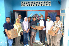 PT Priamanaya Grup Berbagi dengan Pengurus PWI Lahat