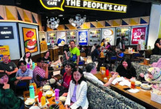 Keluarga Helen Nikmati Perjalanan Kuliner di The People's Cafe, Jakarta