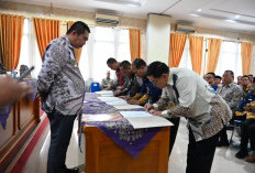 Pejabat Pagar Alam Tandatangani Fakta Integeritas dan Perjanjian Kerja