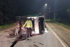 Truk Terguling Akibatkan Kemacetan Parah
