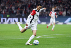PSG Pantau Penjualan Hugo Ekitike