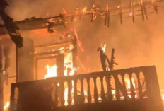 Rumah Dua Lantai di Rusun Palembang Terbakar