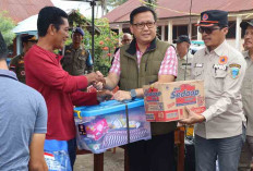 Salurkan Bantuan Korban Banjir Tiga Kecamatan