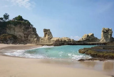 Pantai Klayar Pacitan, Liburan Murah Meriah dengan Pemandangan Spektakuler!