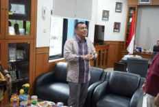 Tinjau Pelayanan Paspor Akhir Pekan