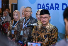 Presiden Prabowo Perintahkan Evaluasi Buku Ajar, Fokus pada Modernisasi Pendidikan Nasional