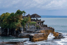 Sejarah dan Daya Tarik Pura Tanah Lot di Bali