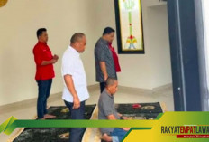 Kejutan Politik! Anies Baswedan Salat Zuhur di Kantor DPD PDIP Jakarta, Ada Apa?