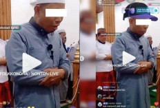 Viral! Ustaz Jadi Imam Salat Tarawih Sambil Live TikTok, Warganet: Jualan Agama?