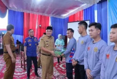 PHL Damkar Terima Bingkisan Lebaran