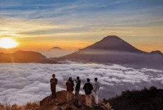 Menikmati Keajaiban Alam: Bukit Sikunir Jadi Destinasi Favorit Wisatawan di Dieng