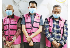 Ketua KPU Prabumulih Pakai Rompi Pink Bersama Sekretaris-PPK