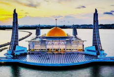 Masjid Al-Alam Kendari: Ikon Wisata Religi yang Terapung di Tengah Teluk