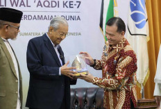 Mahathir Dorong Umat Islam Kuasai Ilmu dan Teknologi