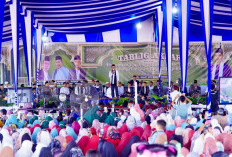 Masyarakat Muba Sambut Antusias Kehadiran Bupati dan Ustadz