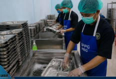 Viral! Gaji Pencuci Piring Program MBG Tembus Rp3,5 Juta, Lebih Tinggi dari Guru Honorer? Ini Penjelasan Resmi