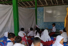 Siswa Belajar Beralaskan Tikar, Kemendikdasmen Prioritaskan Perbaikan SDN 1 Plosorejo Blora