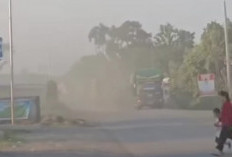 Debu Batubara Mengganggu Warga di Jalan Lintas Tengah Sumatera