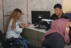 Sedang Asik Dugem Gelang Emas VR Diduga di Curi Tamunya