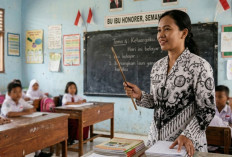 Pedas! DPR Bongkar Kegagalan Negara, Urus Pendidikan dan Nasib Guru, Gaji Rp300 Ribu Jadi Sorotan