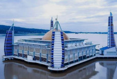 Masjid Al-Alam Kendari: Wisata Religi Terapung Ikonik di Sulawesi Tenggara