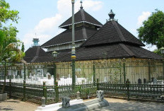 Wisata Religi Masjid Saka Tunggal Banyumas: Jejak Islam Abad ke-13 yang Tetap Hidup hingga Kini